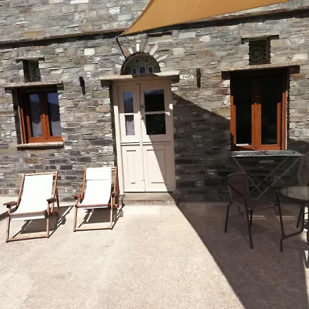 Σπίτι διακοπών House With Sea And Mountain Views