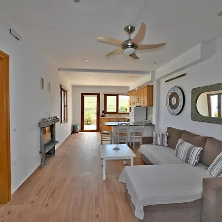 House With Sea And Mountain Views Σπίτι διακοπών