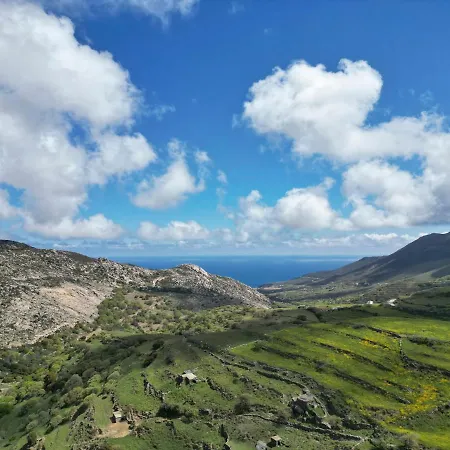 House With Sea And Mountain Views *