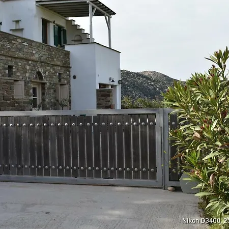 House With Sea And Mountain Views Στενή