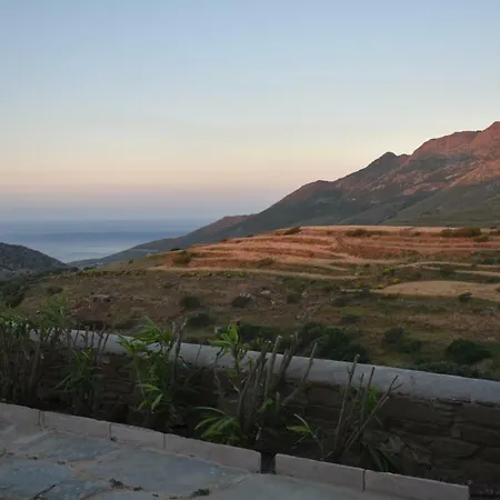 Σπίτι διακοπών House With Sea And Mountain Views