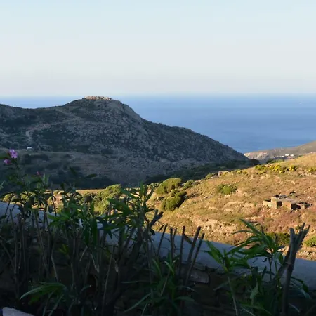 Σπίτι διακοπών House With Sea And Mountain Views
