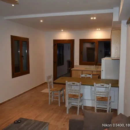 Σπίτι διακοπών House With Sea And Mountain Views