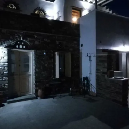 Σπίτι διακοπών House With Sea And Mountain Views *