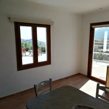 House With Sea And Mountain Views Σπίτι διακοπών *