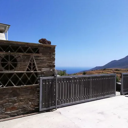 House With Sea And Mountain Views Σπίτι διακοπών