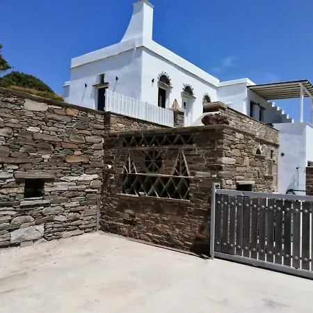 House With Sea And Mountain Views *